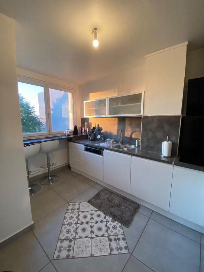Appartement Familial Wifi Netflix Amazon Prime Saint-Cyr-l'Ecole Luaran gambar